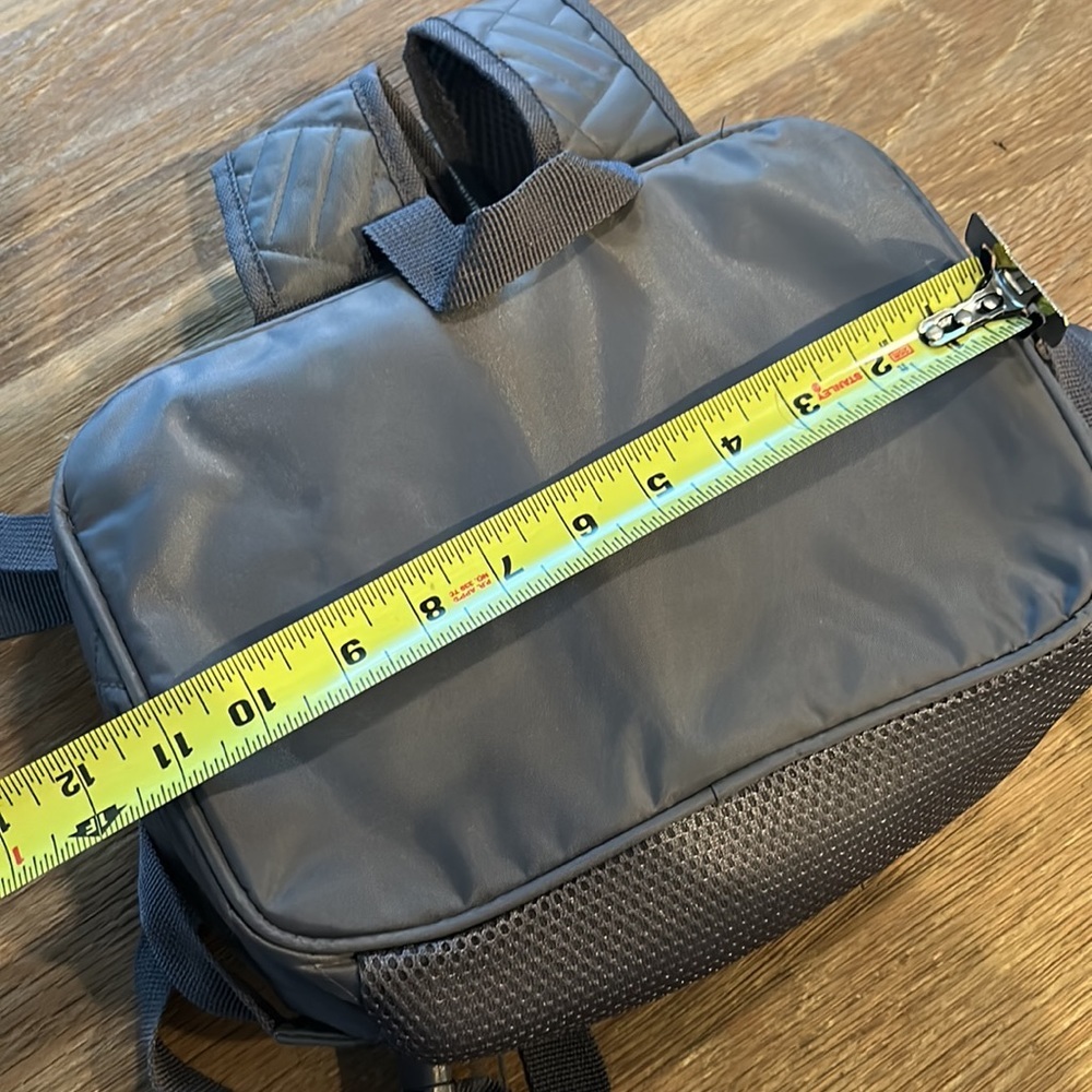 Small animal backpack carrier. Looks very clean - Picture 7 of 13